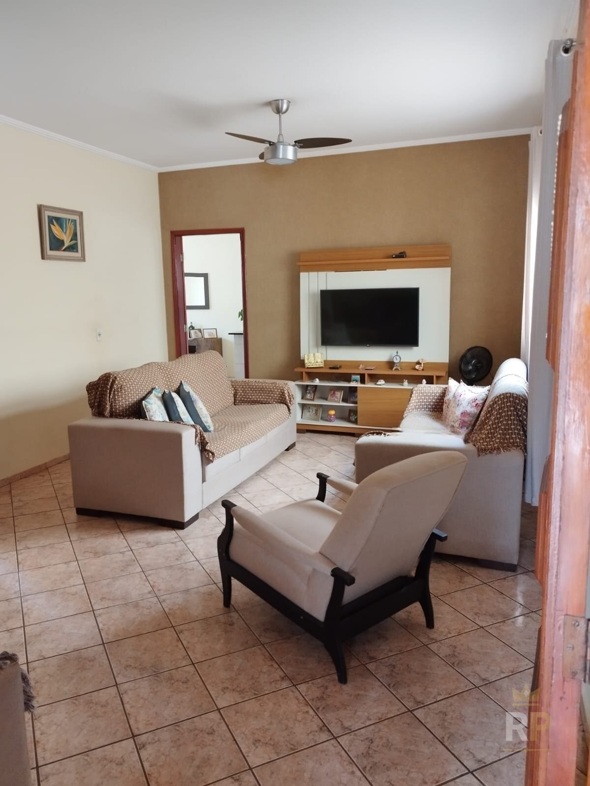 SALA DE TV — Casa em São José do Rio Preto