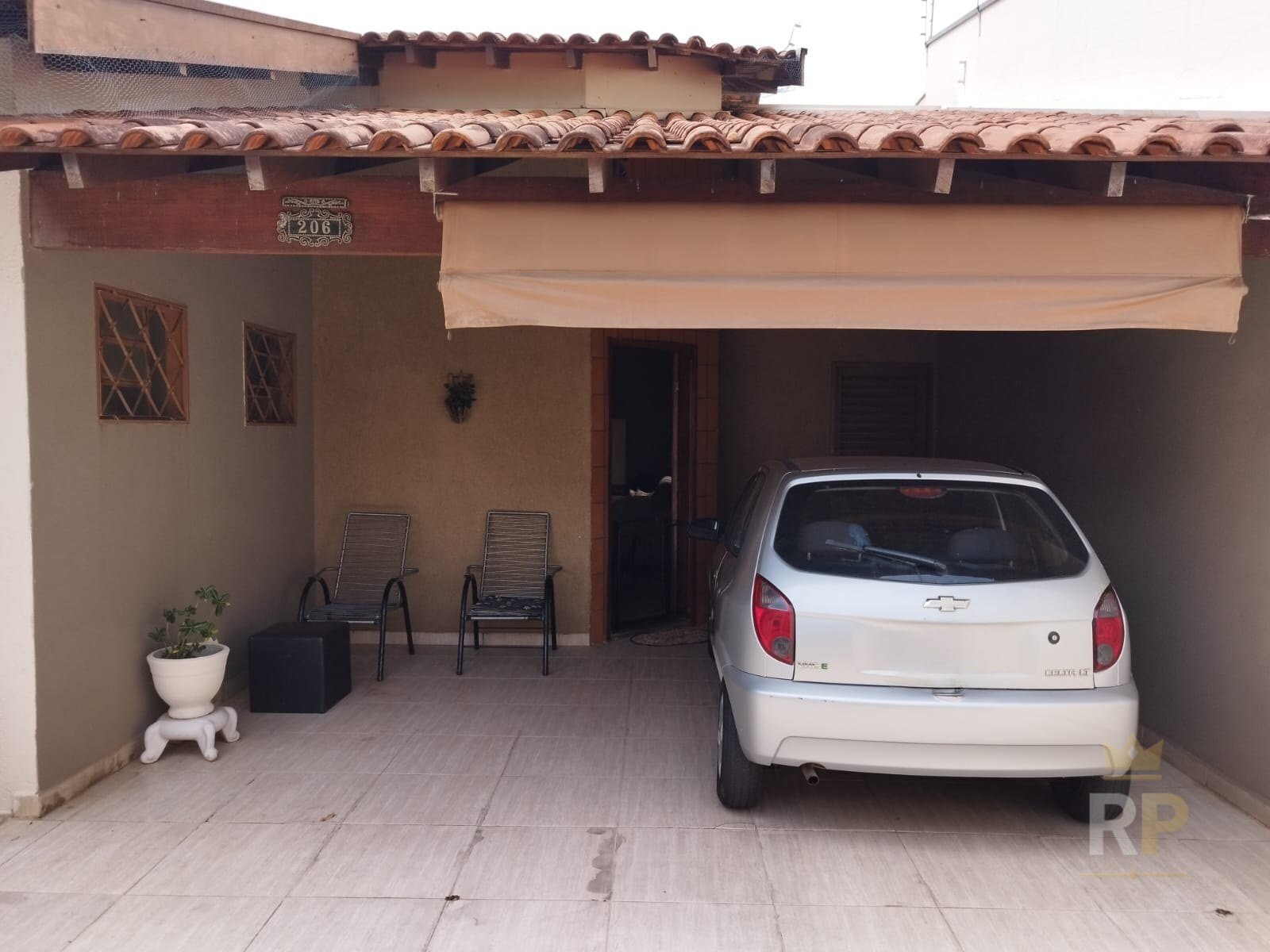 GARAGEM COBERTA — Casa em São José do Rio Preto